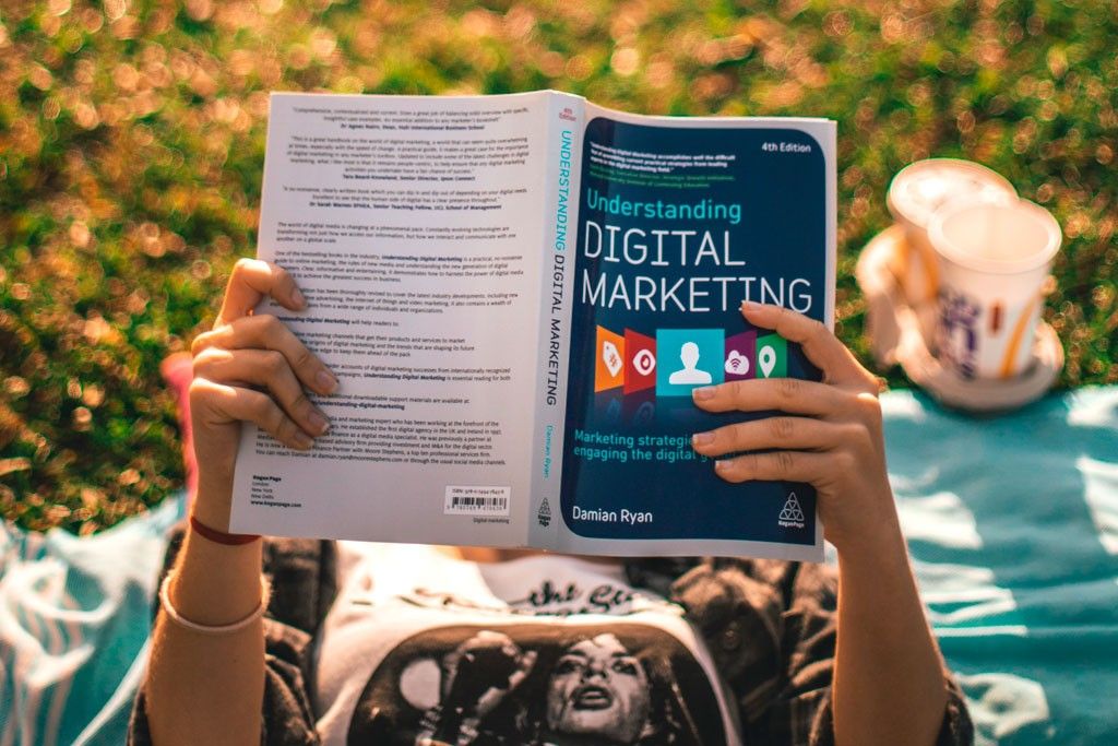 Los mejores libros para aprender de marketing digital, branding y diseño